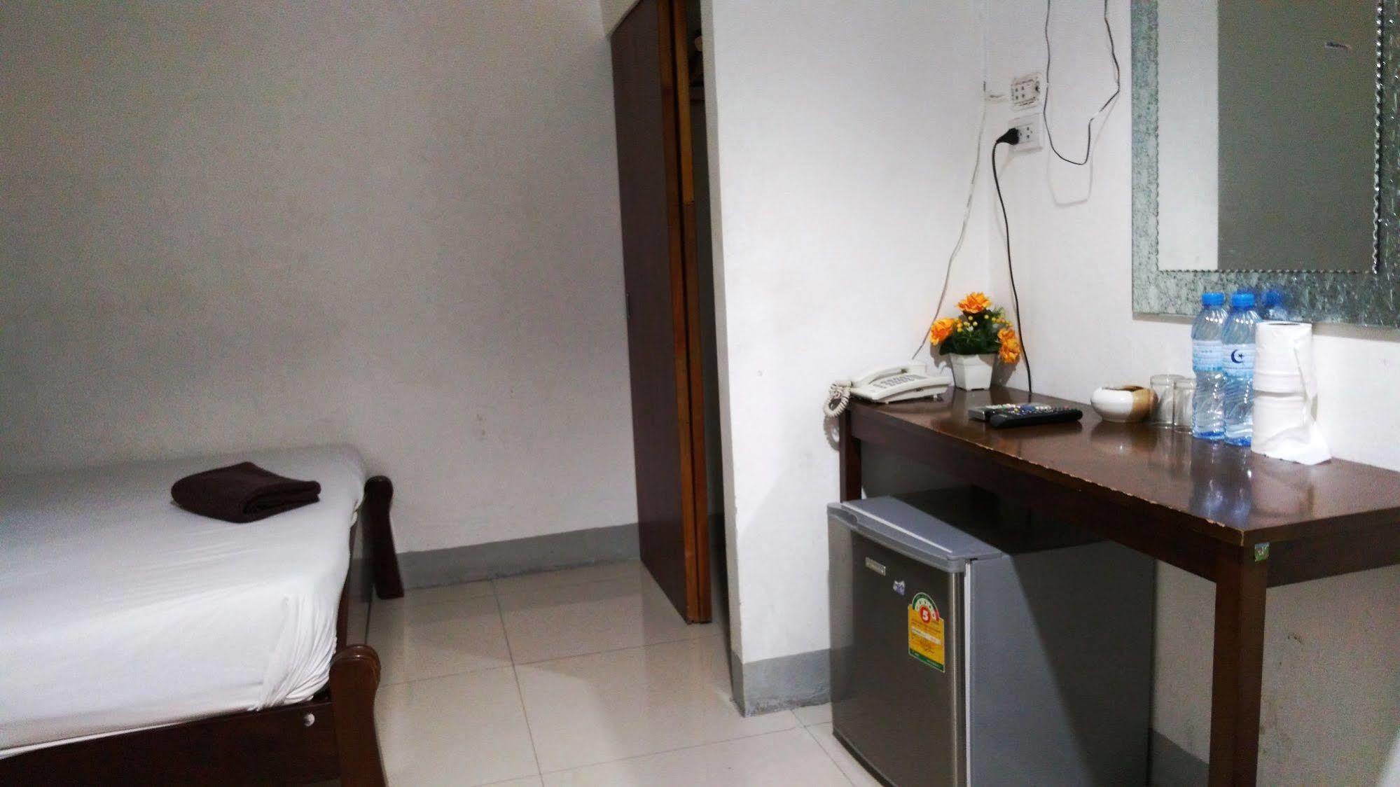 Alsana Hotel Bangkok Exteriör bild